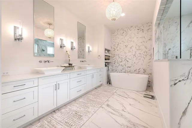 $3,750,000 | 4815 West Sunset Boulevard, Tampa, FL 33629