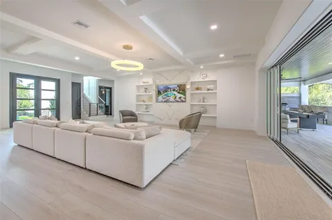 $3,800,000 | 4815 West Sunset Boulevard, Tampa, FL 33629