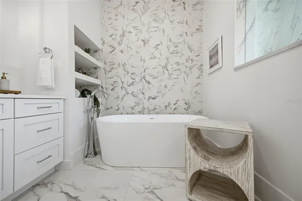 $3,599,999 | 4815 West Sunset Boulevard, Tampa, FL 33629