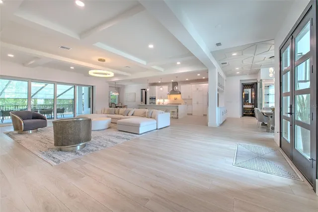 $3,750,000 | 4815 West Sunset Boulevard, Tampa, FL 33629