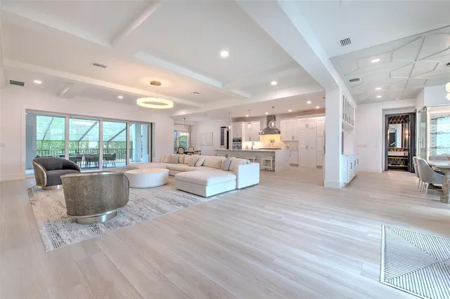 $3,750,000 | 4815 West Sunset Boulevard, Tampa, FL 33629