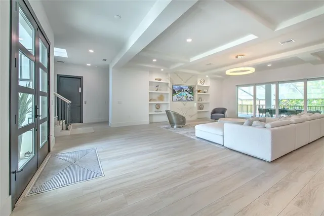 $3,750,000 | 4815 West Sunset Boulevard, Tampa, FL 33629