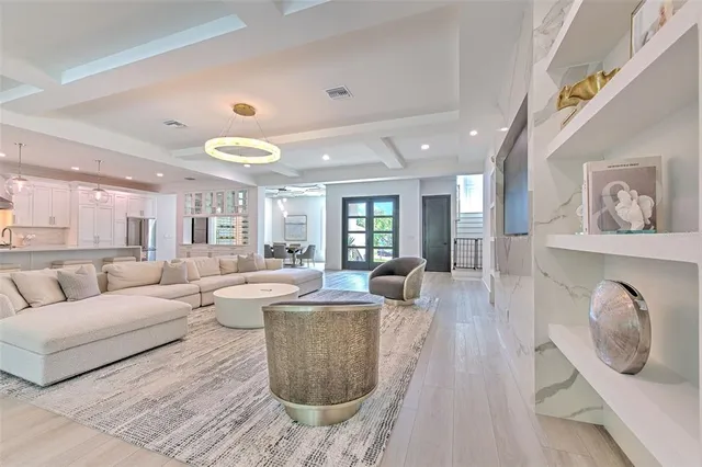 $3,750,000 | 4815 West Sunset Boulevard, Tampa, FL 33629