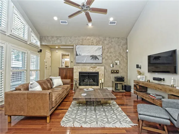 $3,595 | 8123 Forest Mesa Drive, Austin, TX 78759