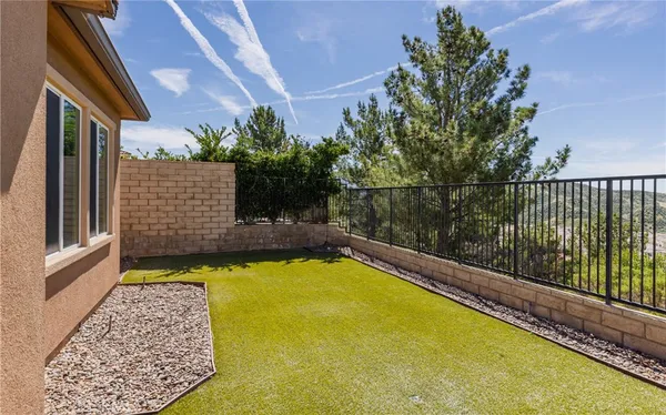 $960,000 | 19122 Graham Lane, Saugus, CA 91350