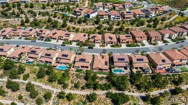 $960,000 | 19122 Graham Lane, Saugus, CA 91350