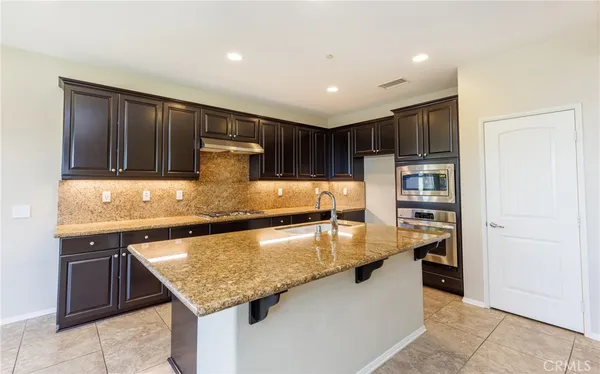 $960,000 | 19122 Graham Lane, Saugus, CA 91350