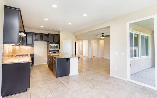 $960,000 | 19122 Graham Lane, Saugus, CA 91350