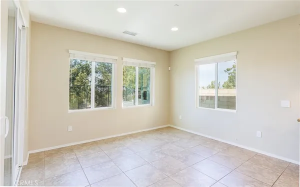 $960,000 | 19122 Graham Lane, Saugus, CA 91350