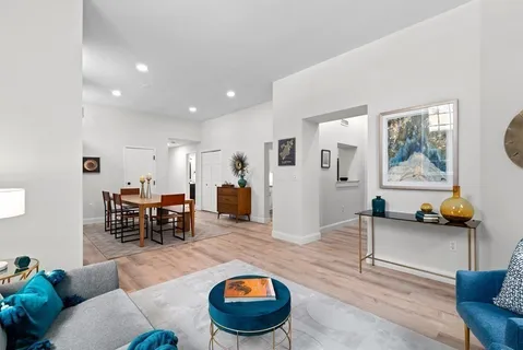 $3,550 | 65 Glen Road, Unit H2, Brookline, MA 02445