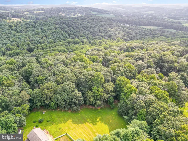 a close up of a wall in the bathroom