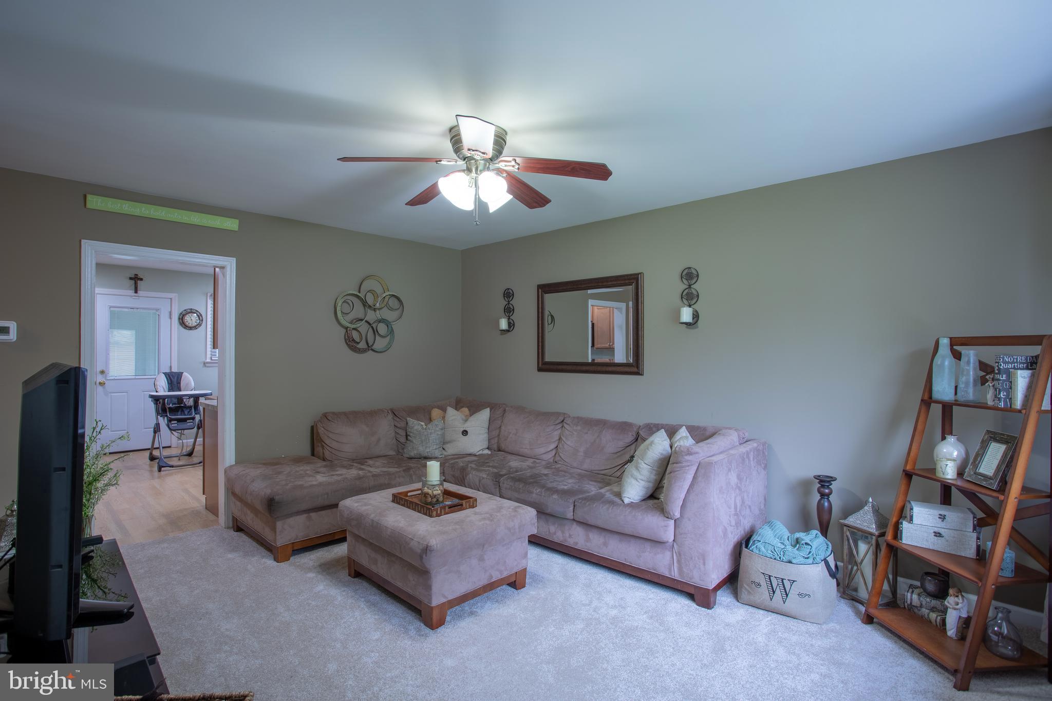 118 Roberts Road Brookhaven, PA 19015 - Photo 4 of 19 Gallery Image 4