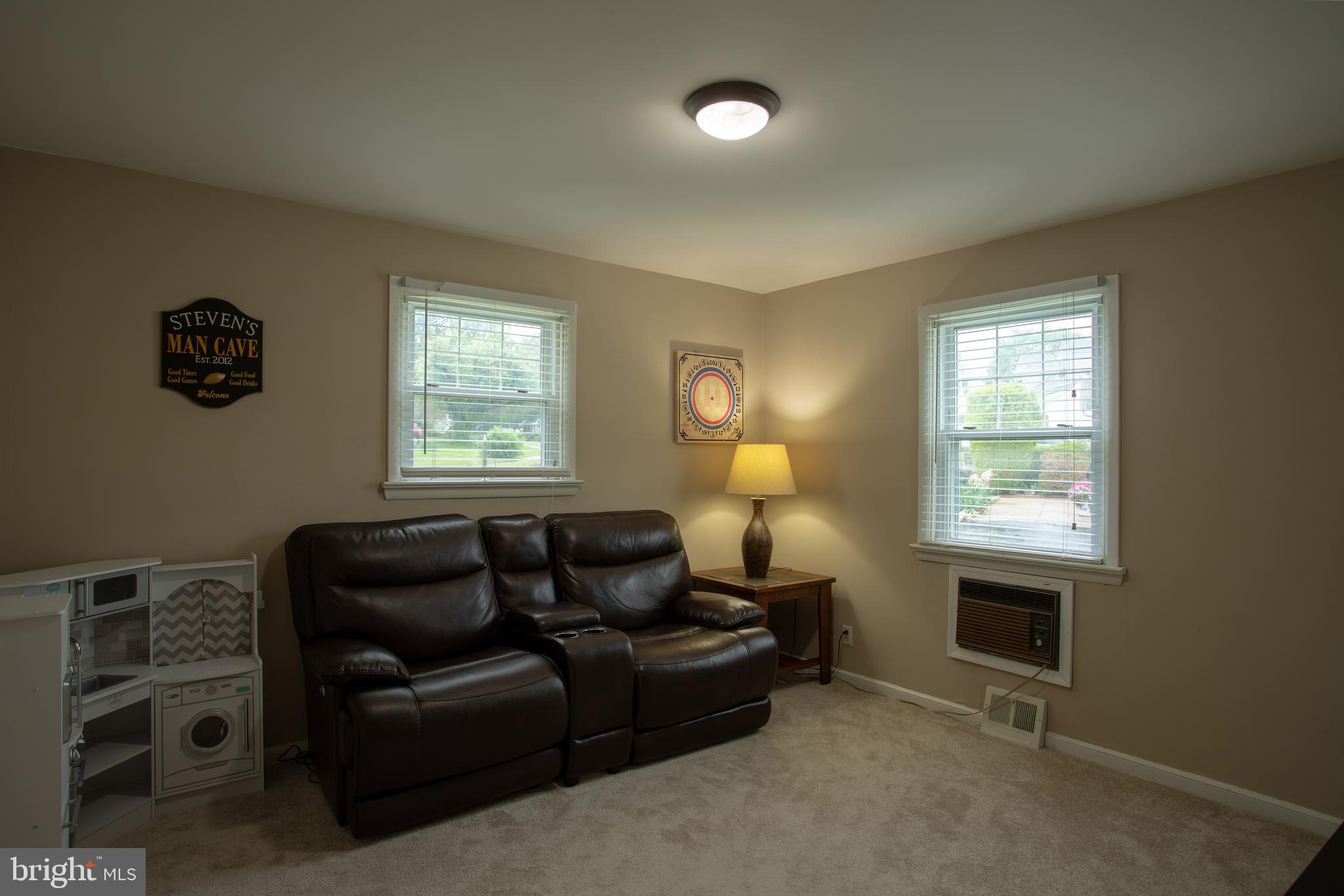 118 Roberts Road Brookhaven, PA 19015 - Photo 9 of 19 Gallery Image 9