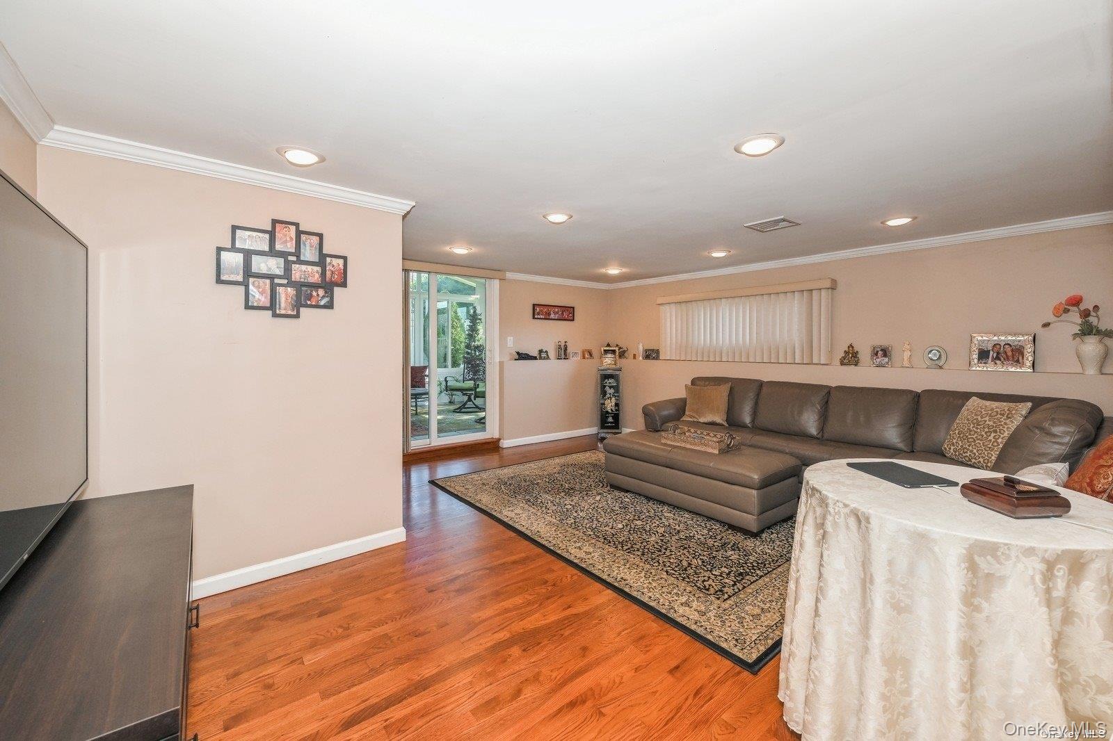 41 Eaton Road Syosset, NY 11791 - Photo 11 of 29