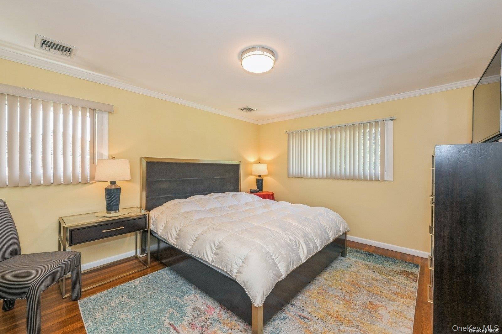 41 Eaton Road Syosset, NY 11791 - Photo 20 of 29