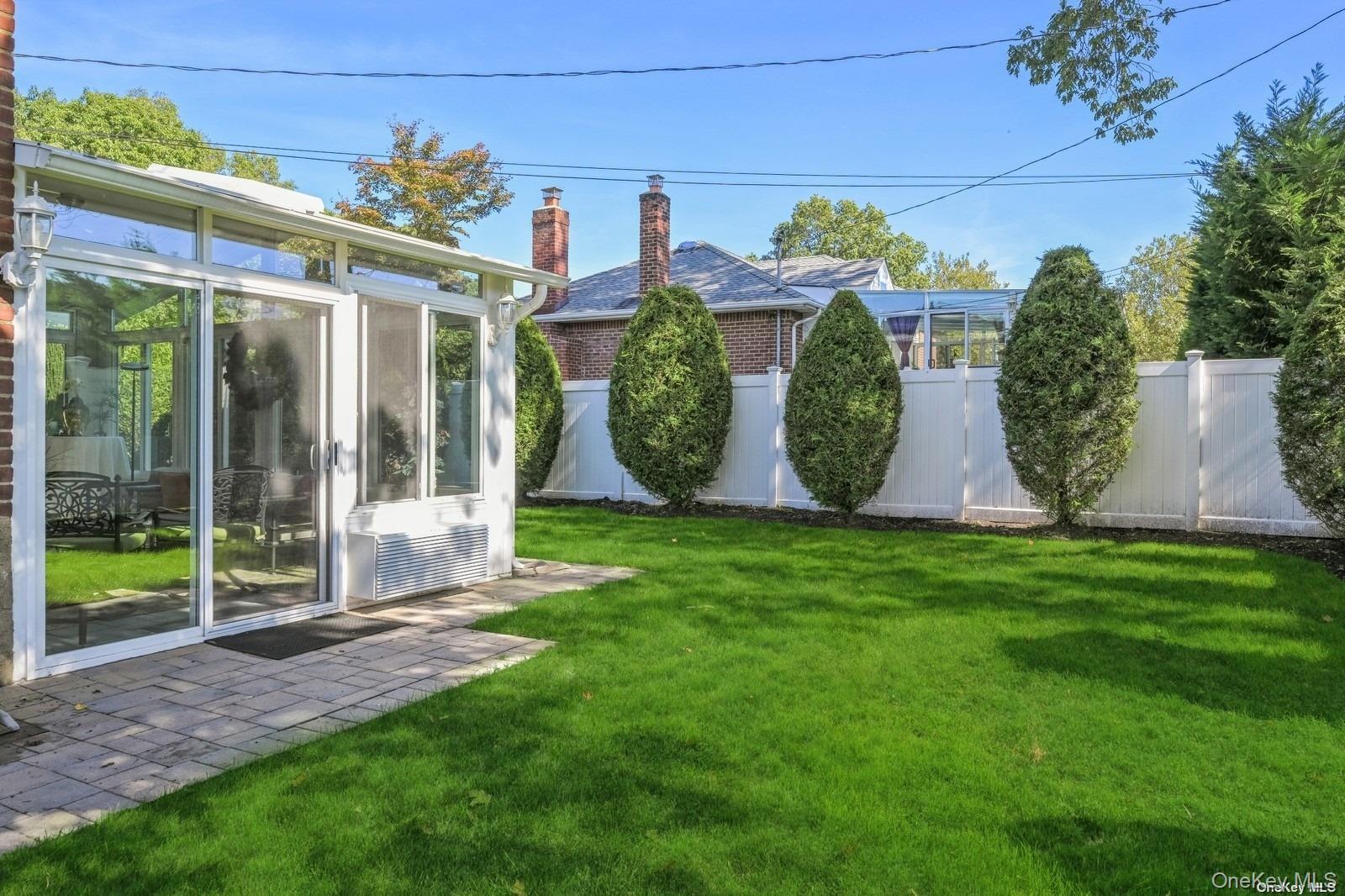 41 Eaton Road Syosset, NY 11791 - Photo 2 of 29