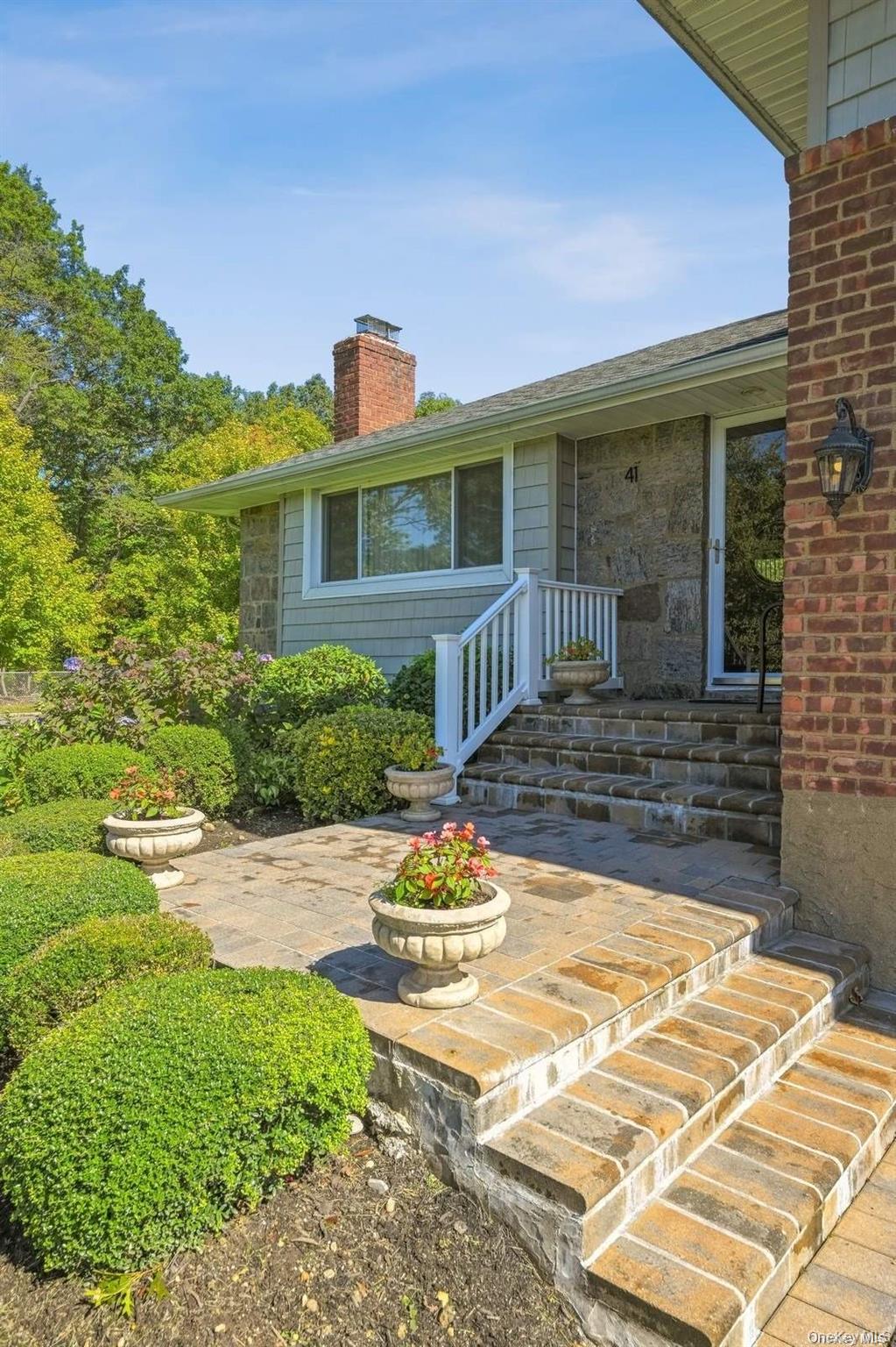 41 Eaton Road Syosset, NY 11791 - Photo 26 of 29