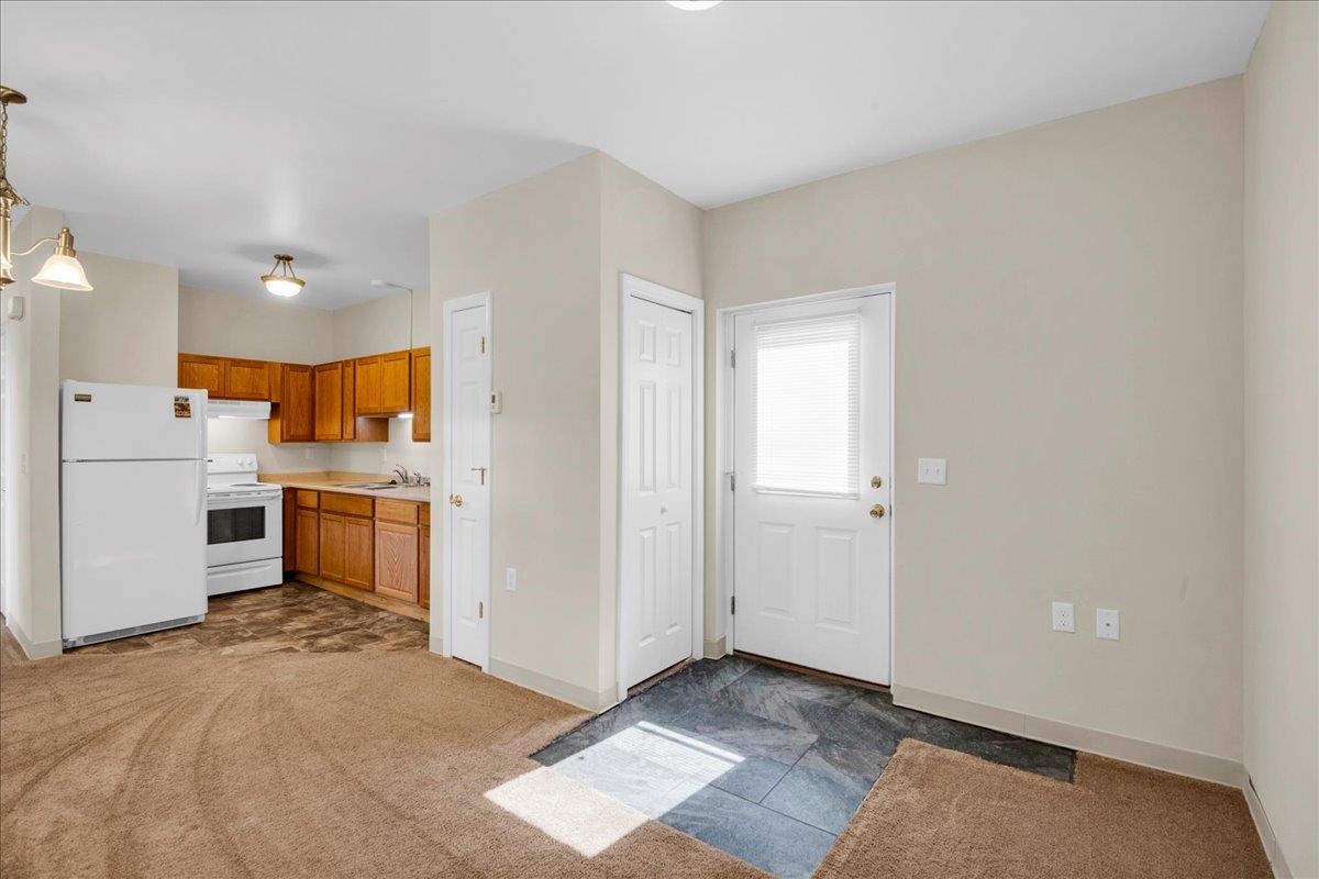 1 Atrium Way, Unit 103 Milton, VT 05468 - Photo 4 of 37 Gallery Image 4