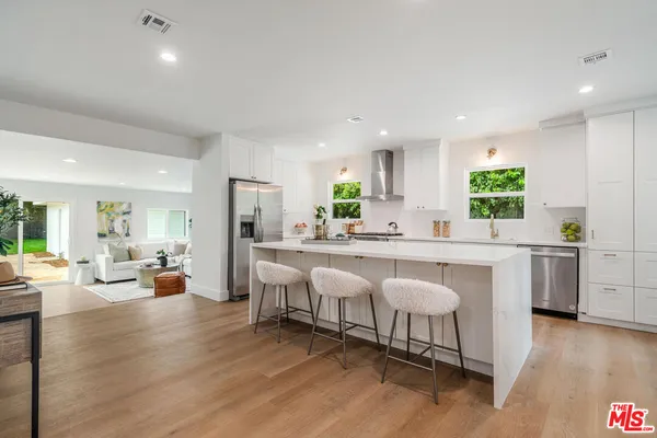 $1,299,000 | 6615 Orion Avenue, Van Nuys, CA 91406