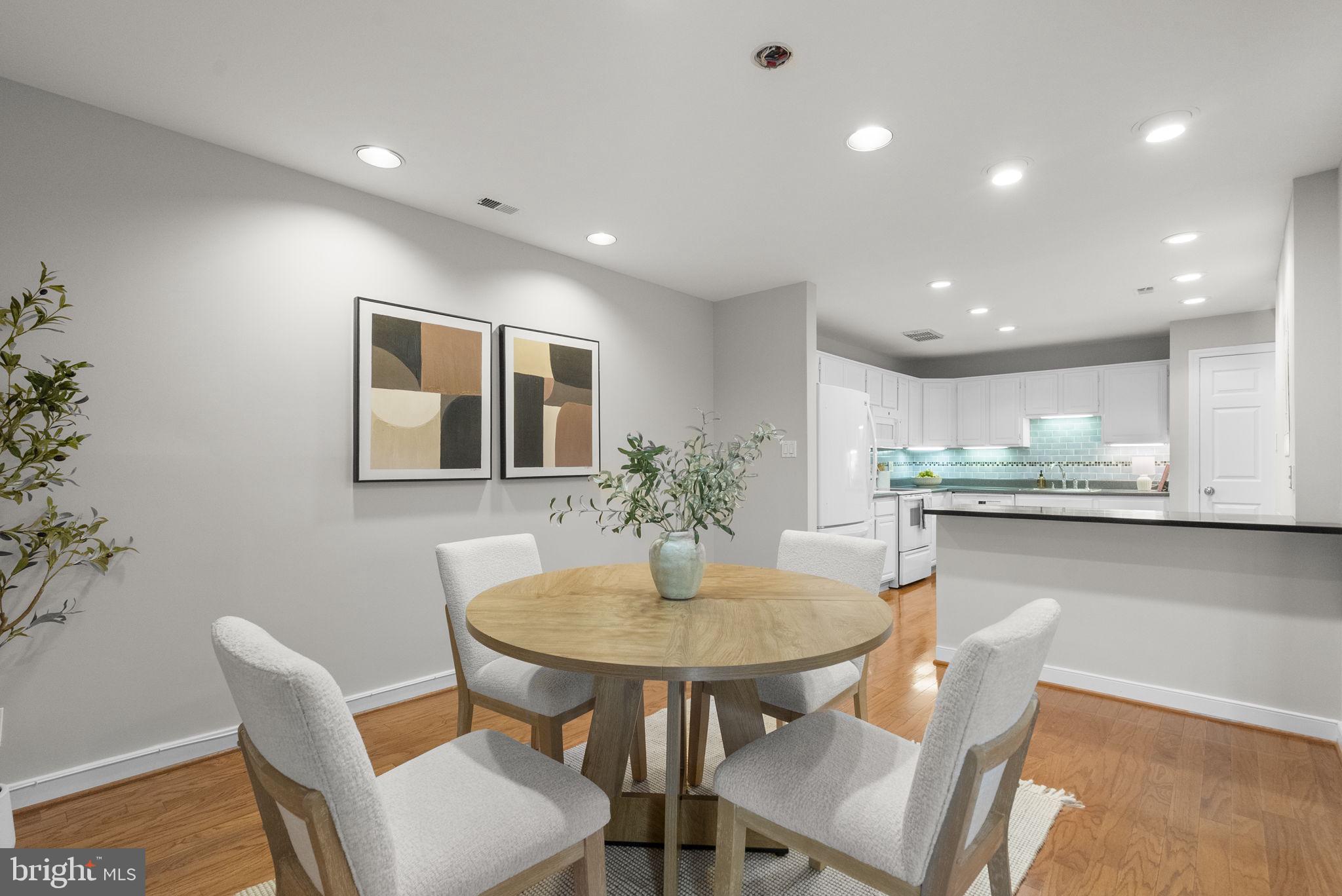 11420 Strand Drive, Unit R010 Rockville, MD 20852 - Photo 7 of 56 Dining Room