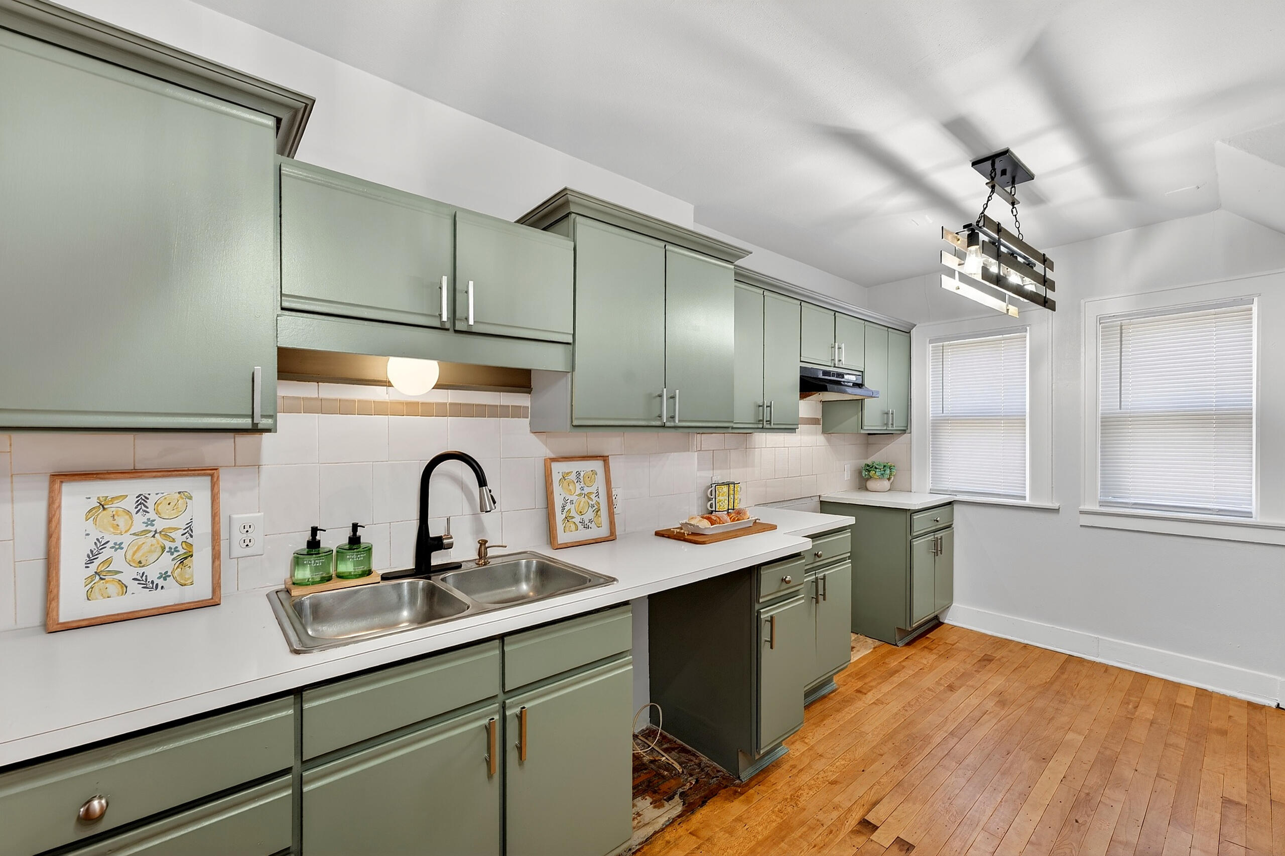 3056 North 55th Street Milwaukee, WI 53210 - Photo 8 of 26 Kitchen