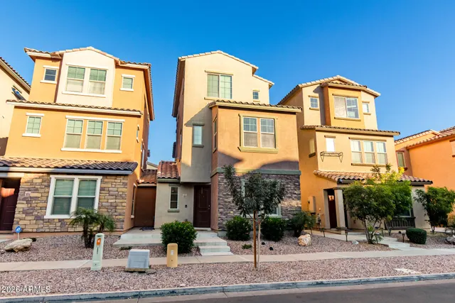 $1,950 | 2031 North 77th Lane, Phoenix, AZ 85035