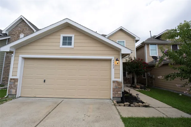 $2,200 | 6442 Wilshire Lakes, Houston, TX 77040