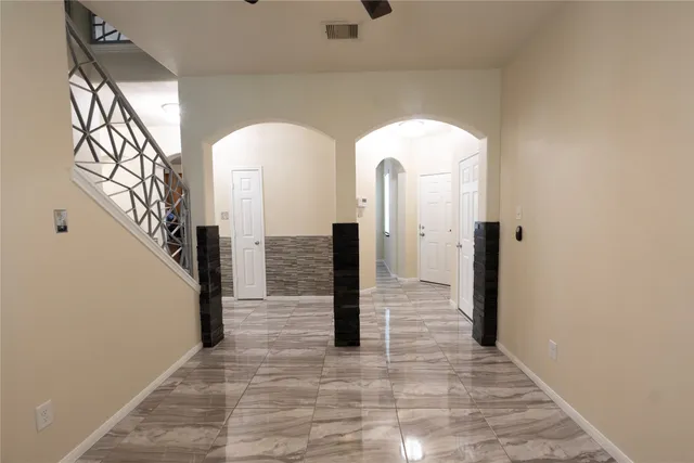 $2,200 | 6442 Wilshire Lakes, Houston, TX 77040