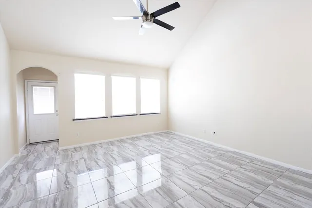 $2,200 | 6442 Wilshire Lakes, Houston, TX 77040