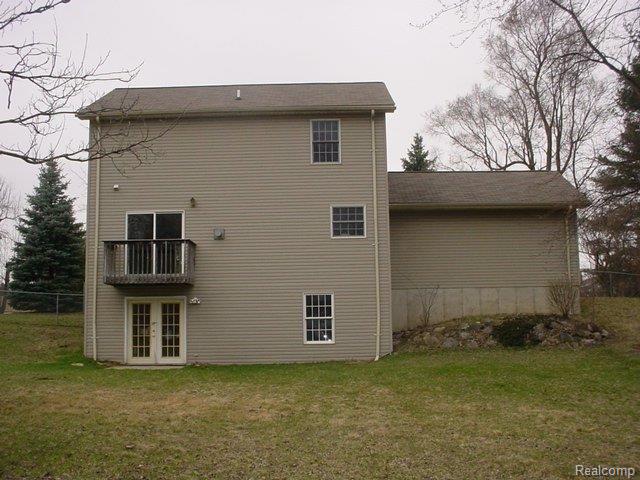 5175 Stevens Road Clarkston, MI 48346 - Photo 5 of 21 264-003245 - REAR.JPG