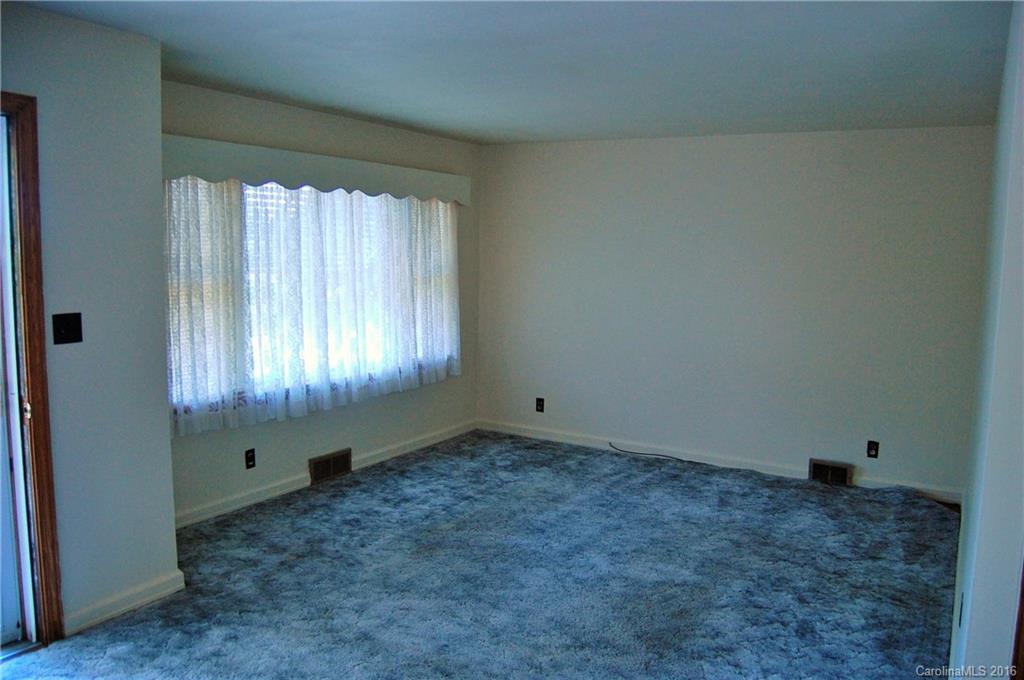 189 Brevard Road Asheville, NC 28806 - Photo 6 of 23 Gallery Image 6