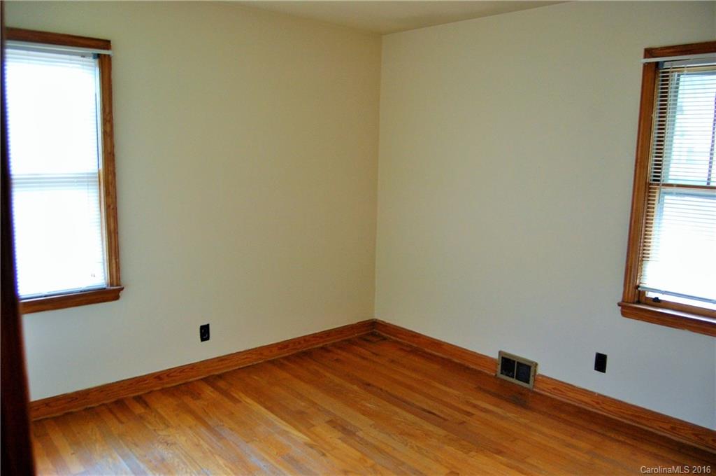 189 Brevard Road Asheville, NC 28806 - Photo 9 of 23 Gallery Image 9