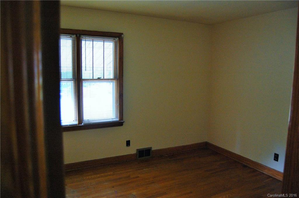 189 Brevard Road Asheville, NC 28806 - Photo 10 of 23 Gallery Image 10