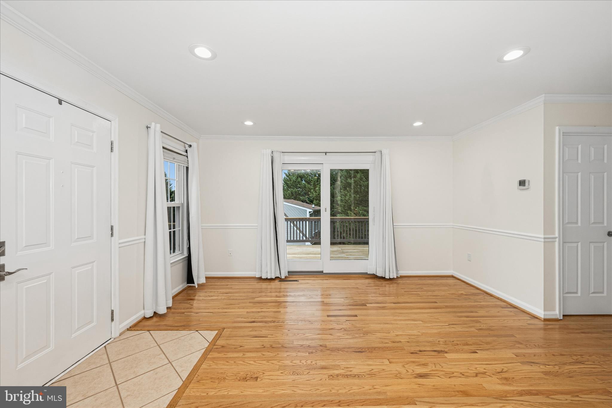 6596 East Lakeridge Road New Market, MD 21774 - Photo 21 of 131 Living Room