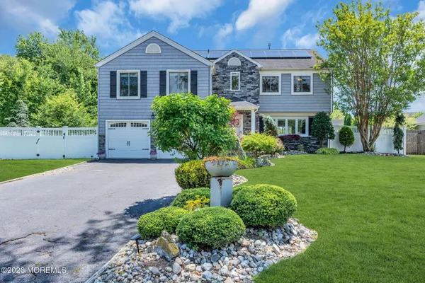 $825,000 | 1083 Cavan Drive, Toms River, NJ 08753