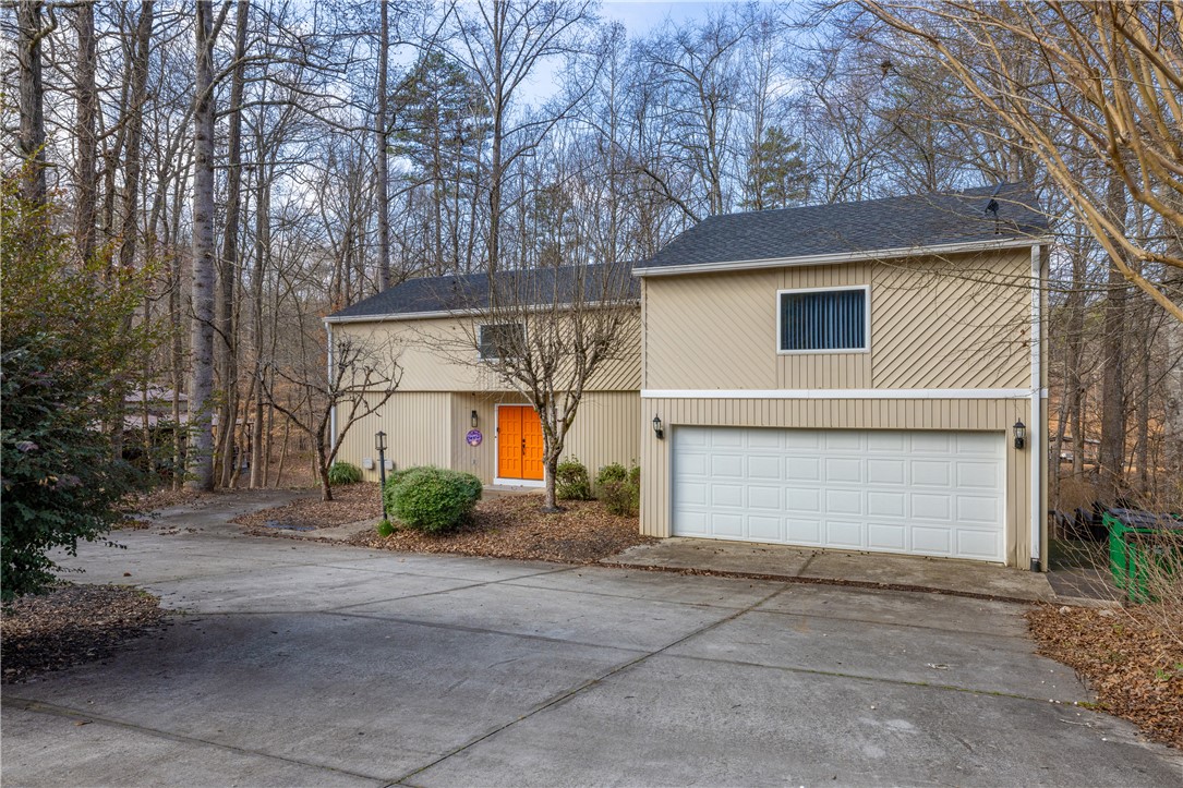 323 Meldau Road Seneca, SC 29678 - Photo 4 of 41