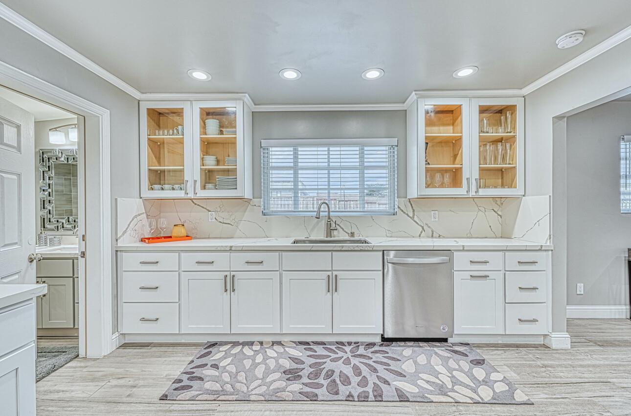 7550 Sandholdt Road Moss Landing, CA 95039 - Photo 5 of 85 a spacious bathroom with a sink double vanity and a tub