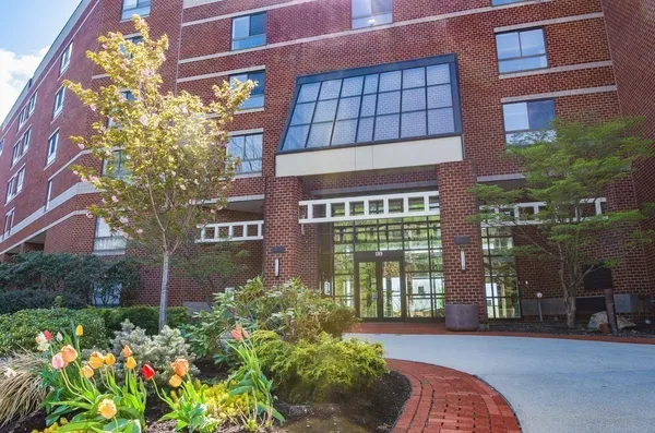$4,900 | 199 Coolidge Avenue, Unit 113, Watertown, MA 02472
