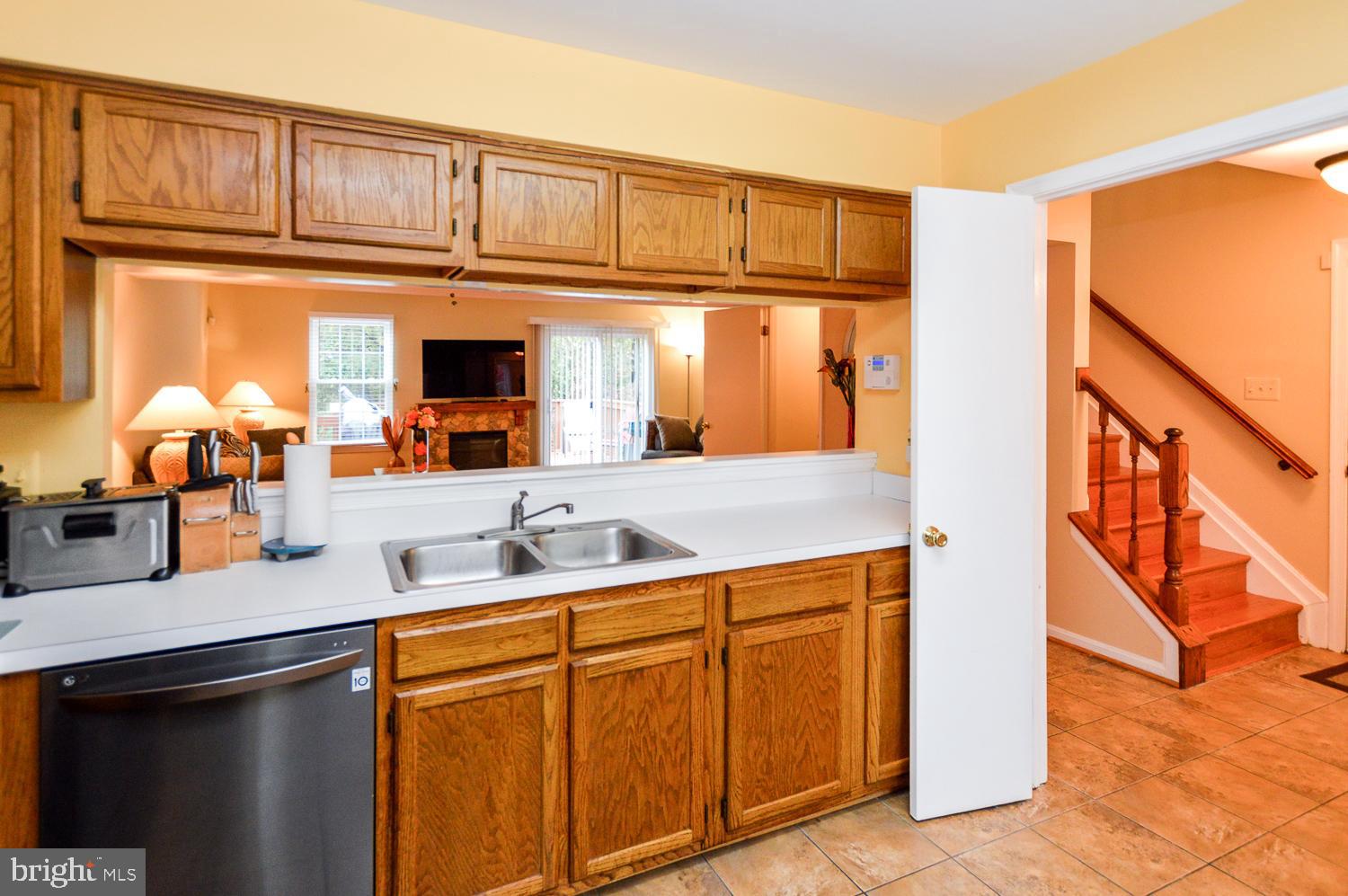 8534 Ritchboro Road District Heights, MD 20747 - Photo 3 of 40
