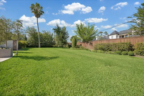 $7,595,000 | 724 West Friar Tuck Lane, Houston, TX 77024