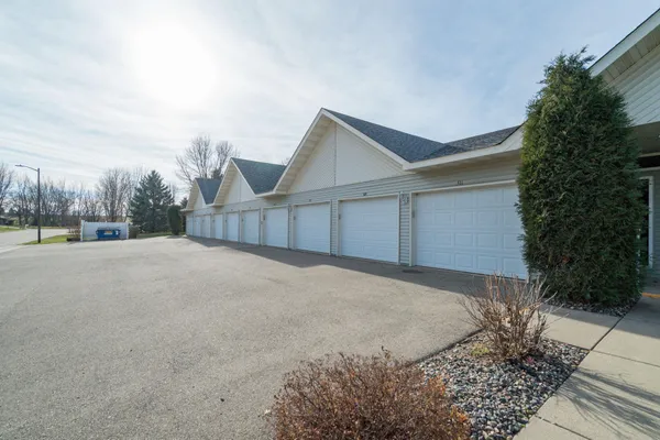 $229,900 | 505 2nd Avenue Southwest, Lonsdale, MN 55046