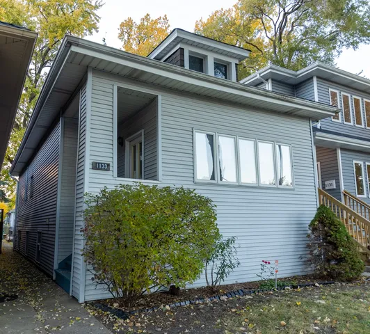 $424,900 | 1133 South Ridgeland Avenue, Oak Park, IL 60304