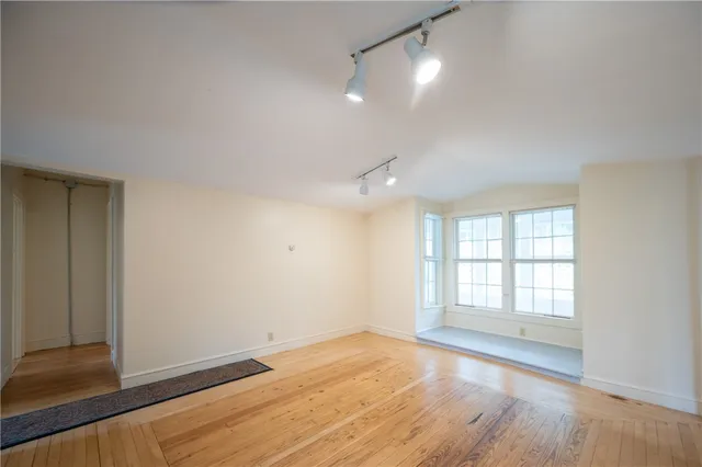 $975,000 | 10 Hendricks Street, South Kingstown, RI 02879