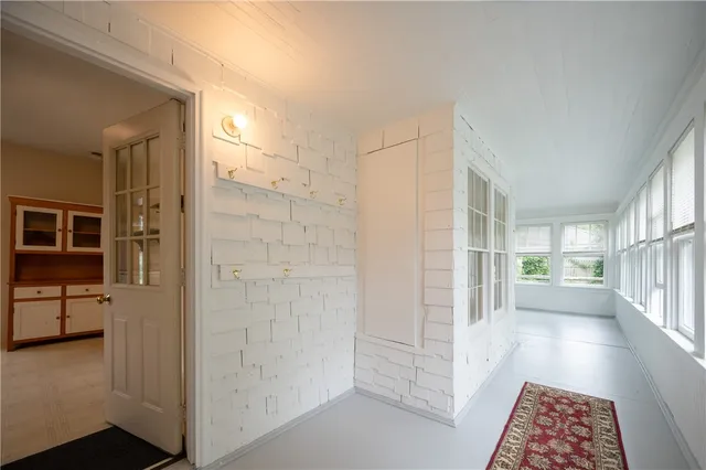 $975,000 | 10 Hendricks Street, South Kingstown, RI 02879