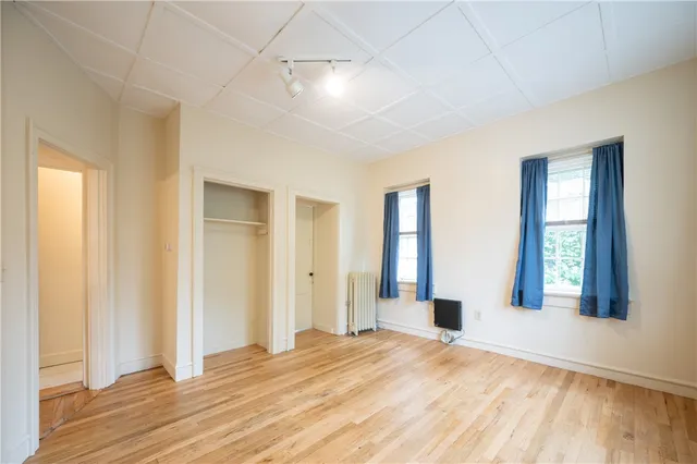 $975,000 | 10 Hendricks Street, South Kingstown, RI 02879