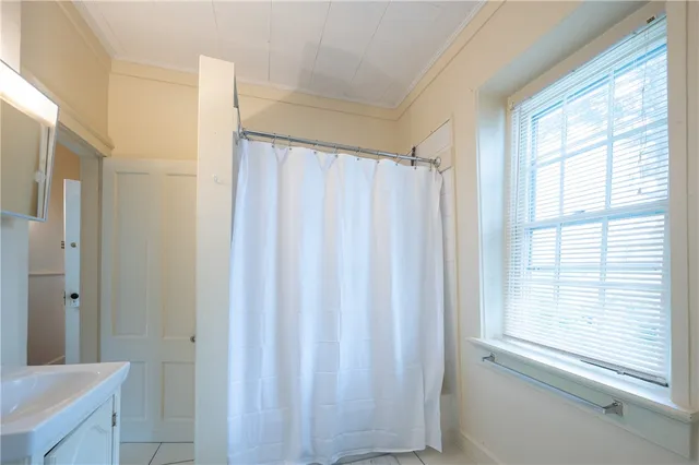 $975,000 | 10 Hendricks Street, South Kingstown, RI 02879