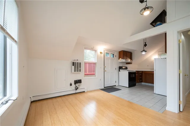 $975,000 | 10 Hendricks Street, South Kingstown, RI 02879