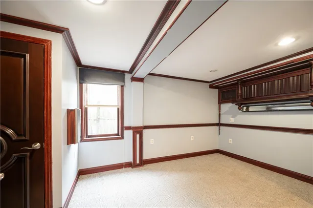 $975,000 | 10 Hendricks Street, South Kingstown, RI 02879