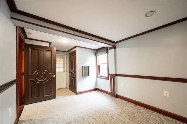 $975,000 | 10 Hendricks Street, South Kingstown, RI 02879