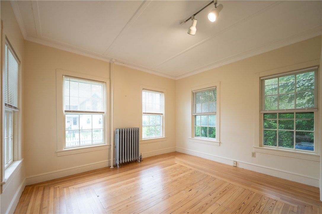 10 Hendricks Street South Kingstown, RI 02879 - Photo 7 of 49